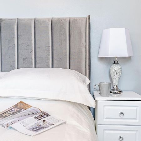 Tower Apartment Whitby Ngoại thất bức ảnh
