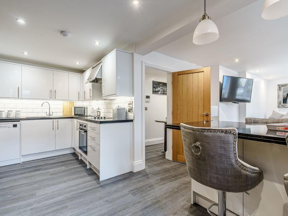Tower Apartment Whitby Ngoại thất bức ảnh