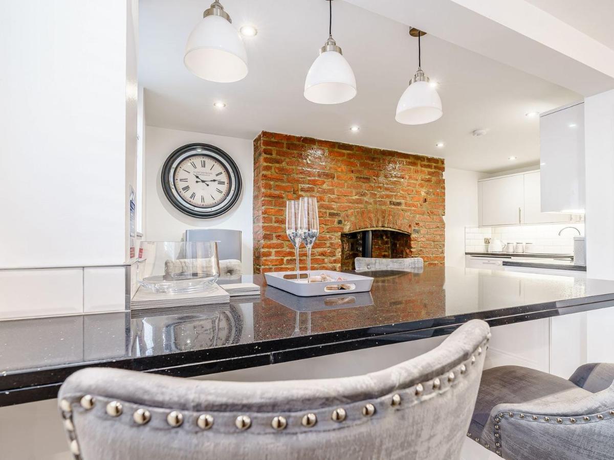 Tower Apartment Whitby Ngoại thất bức ảnh
