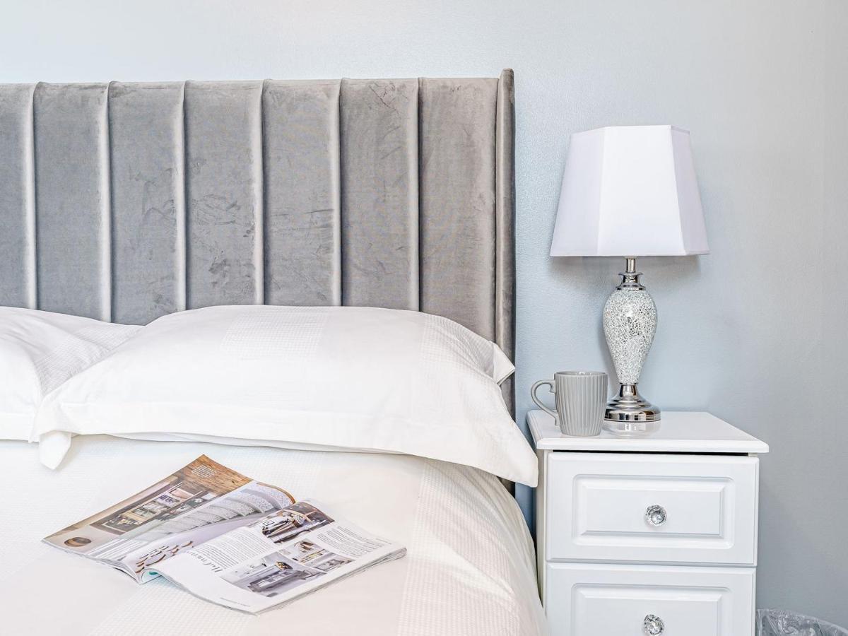 Tower Apartment Whitby Ngoại thất bức ảnh