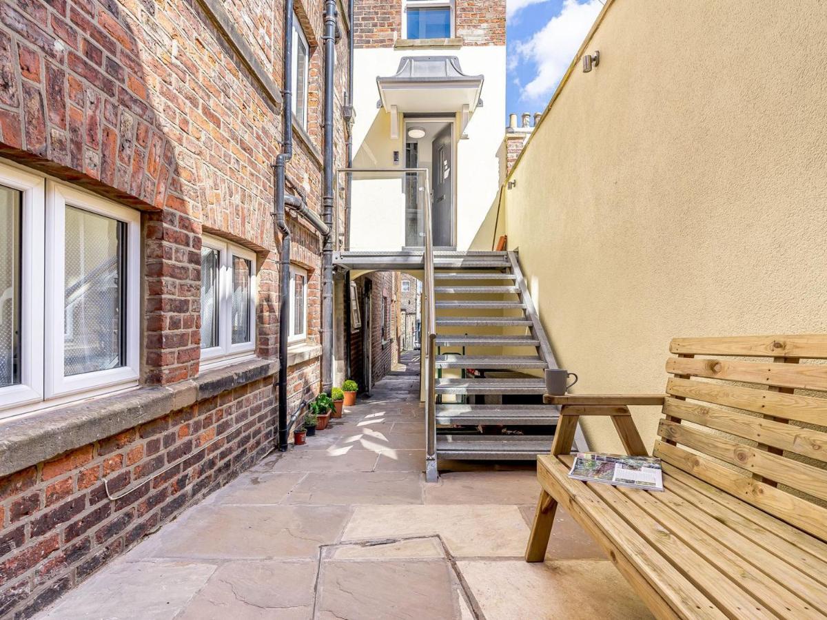 Tower Apartment Whitby Ngoại thất bức ảnh